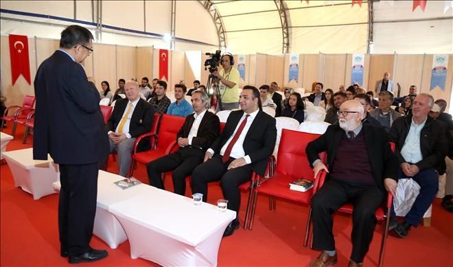 1.Kitap Günleri´nin Konuğu Yazar Hayati İnanç Oldu