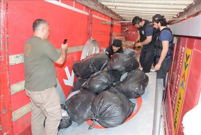 Uyuşturucu yüklü TIR´a nefes kesen operasyon