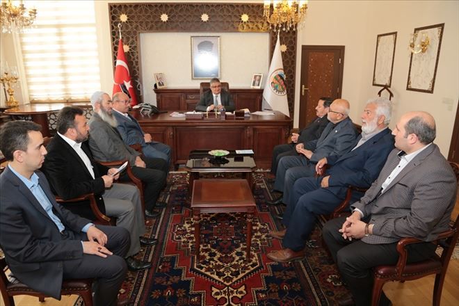 Vakıflar Bölge Müdürü Vali Aykut Pekmez´i Ziyaret Etti