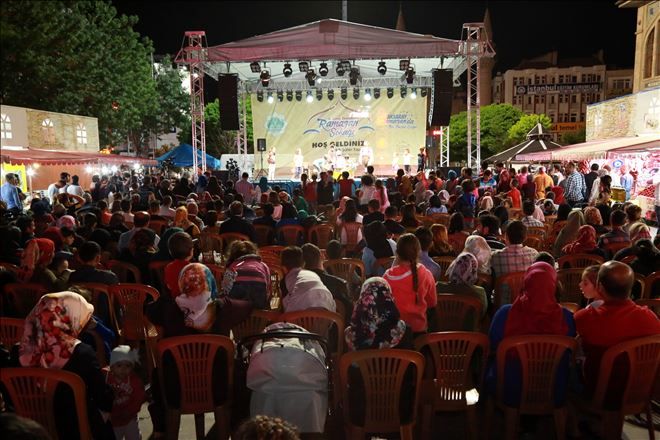 Belediyenin Ramazan Sokağı´nda Çocukları Eğlendiriyor
