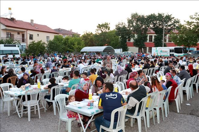 Mahalle İftarları Büyük İlgi Görüyor