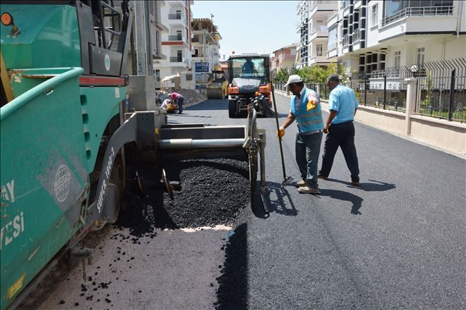 Ereğlikapı mahallesinde asfalt ve kaldırım çalışması devam ediyor