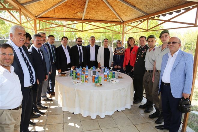 Kurban Bayramı nedeniyle Aksaray Valiliği tarafından bayramlaşma töreni düzenlendi.