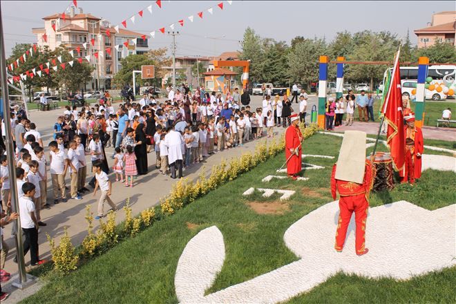 Lale Eğitim Kurumları Yeni Eğitim Yılına Mehterle Girdi