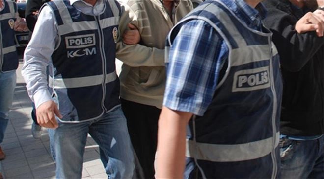 20 Adrese baskın yapıldı 17 kişi gözaltına alındı