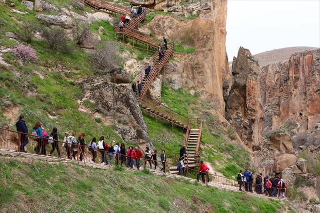 Kapadokya´nın gözdesi Ihlara Vadisi´ne ziyaretçi akını