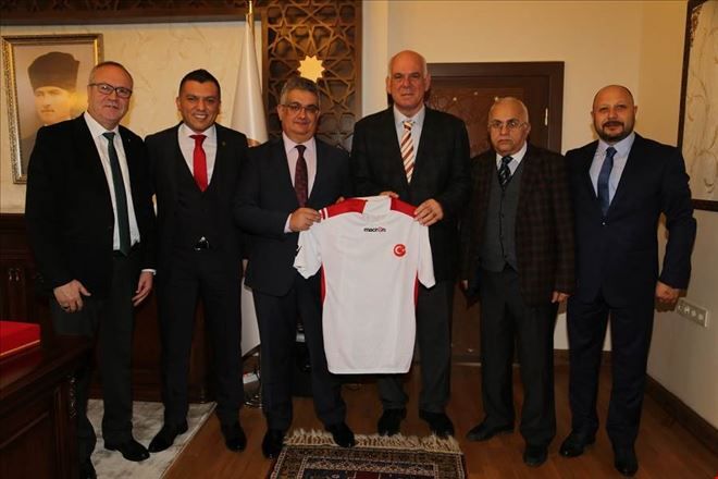 Eyüboğlu Aykut Pekmez´i Ziyaret Etti