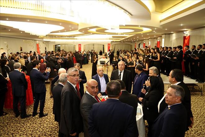 Aksaray´da ki  Cumhuriyet Resepsiyonuna İlgi Yüksek Düzeydeydi