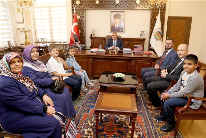 Aksaray İHH den Vali Pekmez´e Nezaket Ziyareti