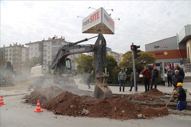 Aksaray Belediyesi, Adese Kavşağı Civarında Yağmursuyu Şebeke Çalışması Yaptı