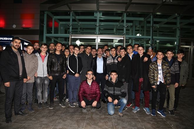Vali Ali Mantı öğrencilerle buluştu