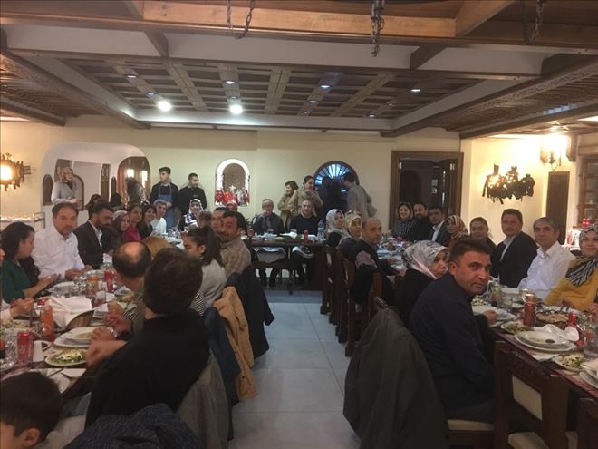 Sağlık  Öğretmenleri  Yemekte  Buluştu