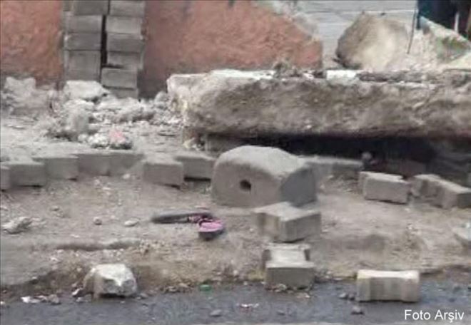 Göçük Altında Kalan Çocuk Feci Şekilde Can Verdi