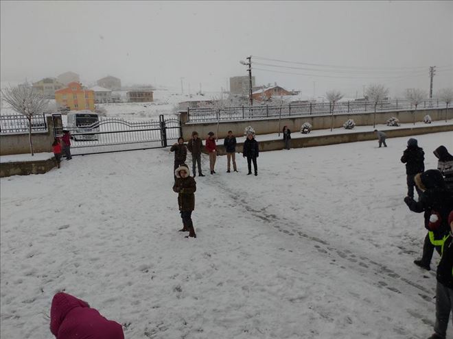 Aksaray Merkezde Yağmur,Yüksek Yerlerde Kar Yağışı 