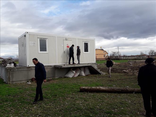 Evi Yanan Vatandaşa AFAD Tarafından 1 Konteyner Verildi; 8500 TL  Nakit Yardım Edilecek 