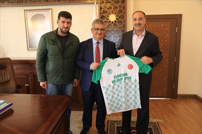 .Eşmekaya Belediye Gençlik Spor Kulübünden Vali Aykut Pekmez´e ziyaret