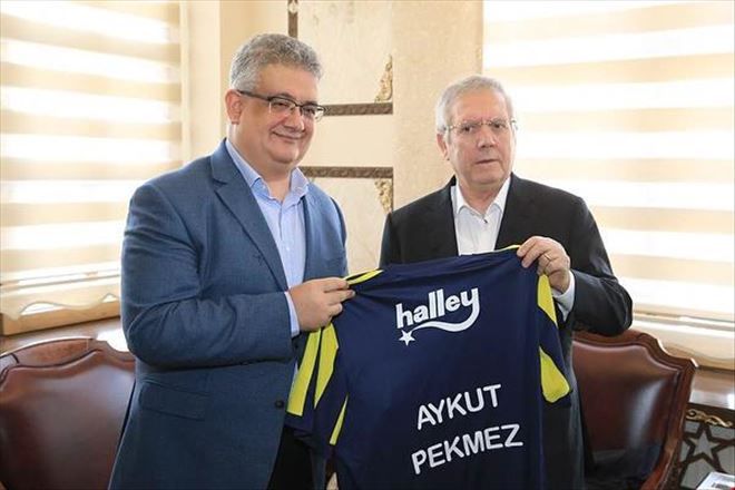 Aziz Yıldırım, Vali Aykut Pekmez´i Makamında Ziyaret Etti-aksarayhaberleri