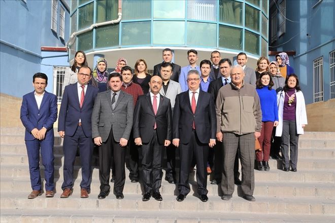 Vali Aykut Pekmez Aksaray Ortaokulu´nu Ziyaret Etti
