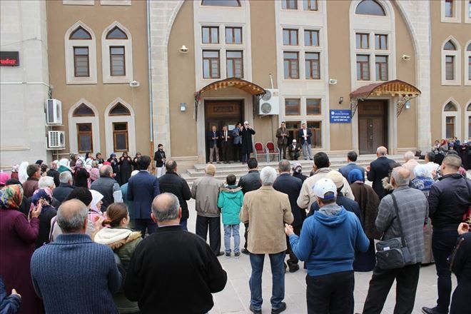 Hac ve Umre İbadeti Beyaz Bir Yolculuktur 