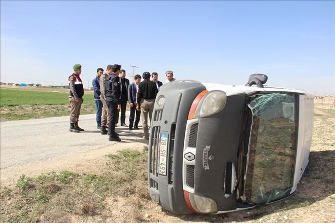 Eskil ilçesinde meydana gelen trafik kazalarında 3 kişi yaralandı.