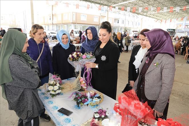 Yeşim Pekmez; Alışverişler Hanımeli pazarından