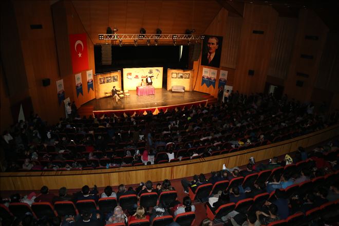 ?Ömürsün Doktor? Tiyatro Oyunu Aksaray´da Büyük İlgi Gördü