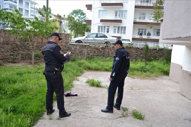 Aksaray´da Yaşlı Kadın Balkondan Düştü Hayatını Kaybetti 