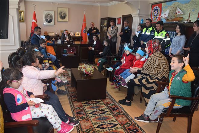 Minikler Polis Amcalarını Ziyaret Etti