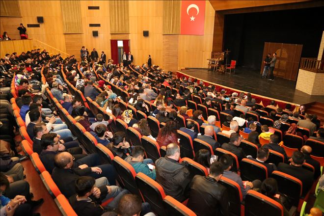 2.Abdülhamid Han ?Usta?Adlı Tiyatro Gösterisiyle Aksaray´da Anıldı