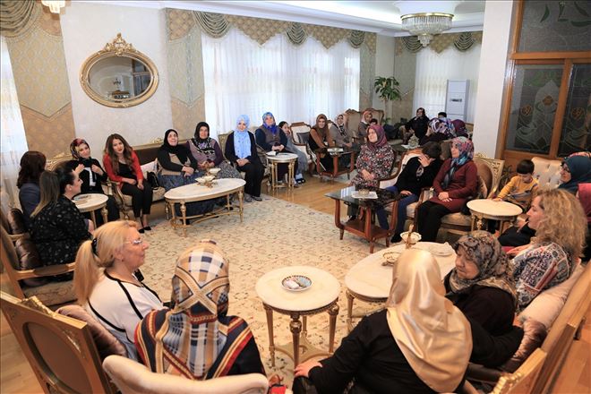 Özel annelere anlamlı kutlama