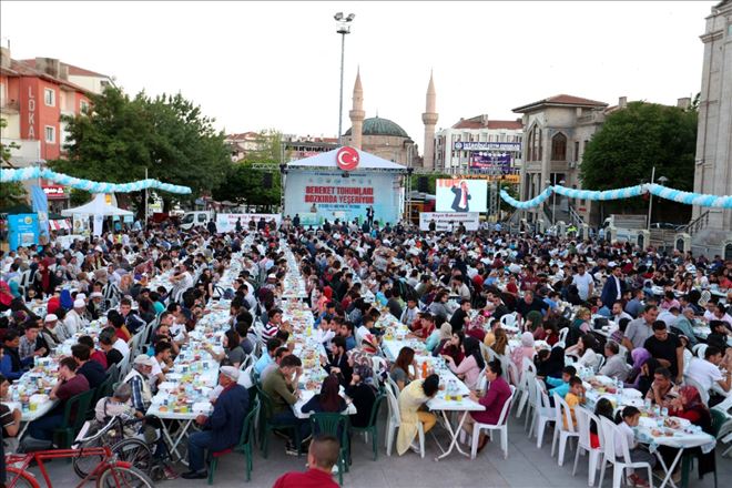Aksaray´da 5000 Kişi Aynı Sofrada Buluştu