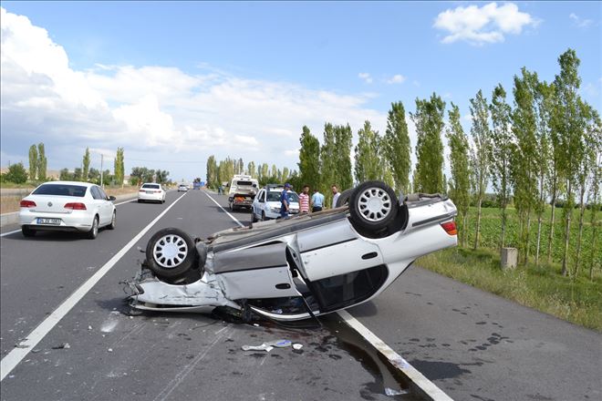 Aksaray´da otomobil devrildi: 4 yaralı