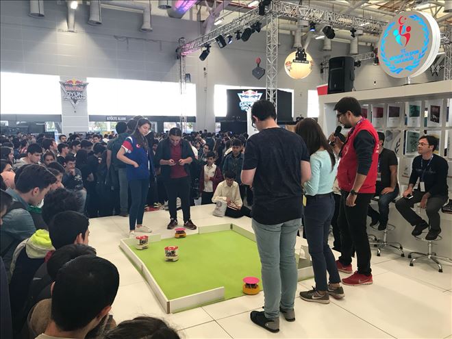 İstanbul Gençlik Festivalinde Aksaray Robot Futbol Ligi Rüzgârı Esti