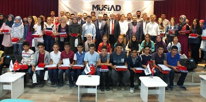 MÜSİAD Başarılı Öğrencileri Ödüllendirdi