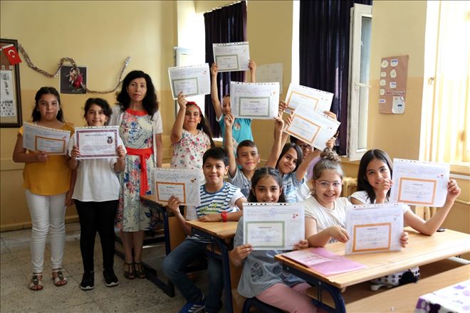 Aksaray´da 83 Bin Öğrenci Karne Sevinci Yaşadı 