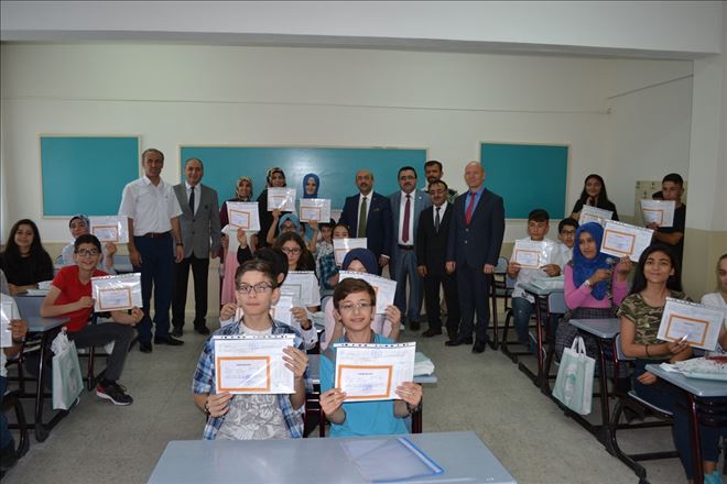 Aksaray´da okullarda karne heyecanı 