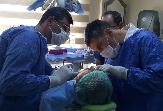 Aksaray´da İmplantlar Cerrahi Olarak Yerleştirilmeye Başlandı