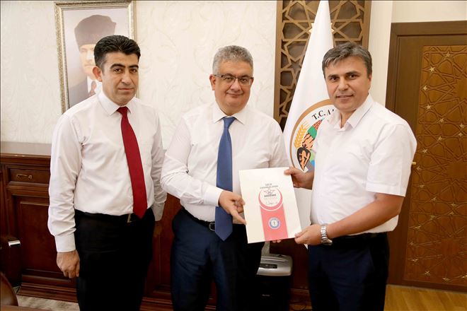 Vali Aykut Pekmez´i Rıfat Kaya ve Cengiz Genç Ziyaret Etti