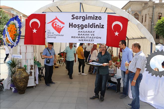 Özel İnsanlar´dan Özel Sergi