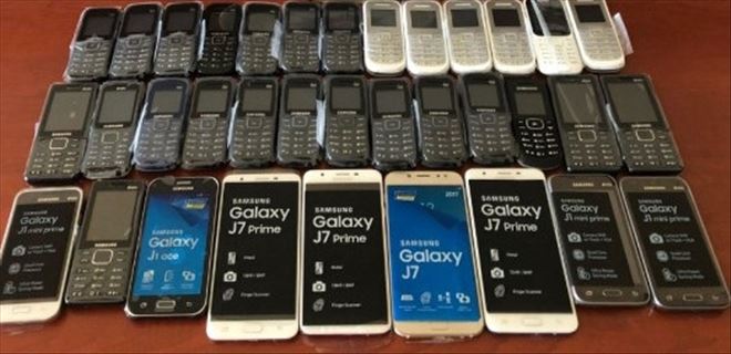 Kaçak Telefonlara Polis El Koydu