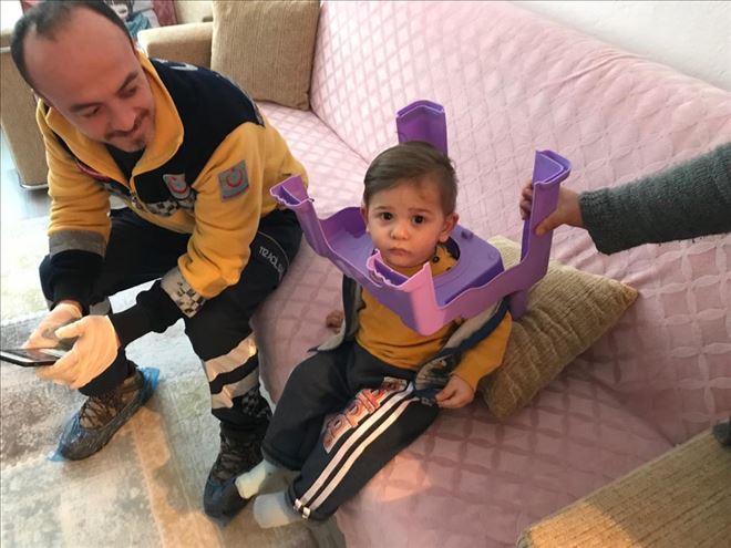 Kafasını Lazımlığa Sıkıştıran Çocuğun İmdadına İtfaiye Yetişti