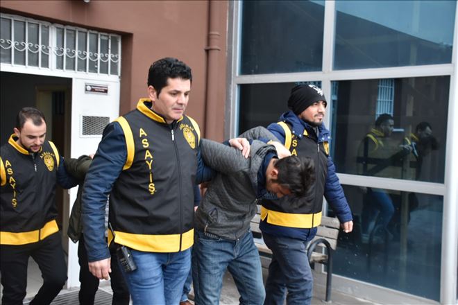 Kablo Hırsızları Polisten Kurtulamadı 