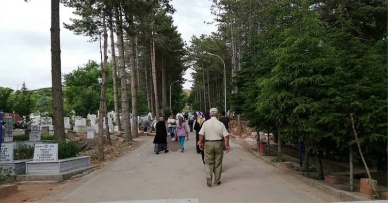 Otel Odasında Ölü Bulunan Afirikalı Turist Ervah Kabristanlığına Defnedildi