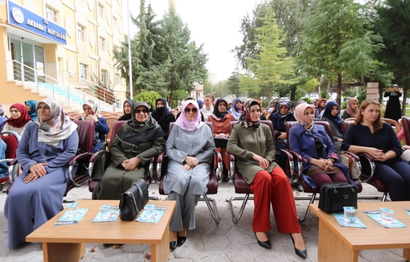 Aksaray’da İki Ayrı Gençlik Merkezi Düzenlenen Törenle Açıldı