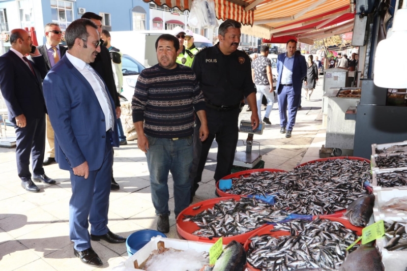 Vali Ali Mantı esnaf ziyaretinde bulundu