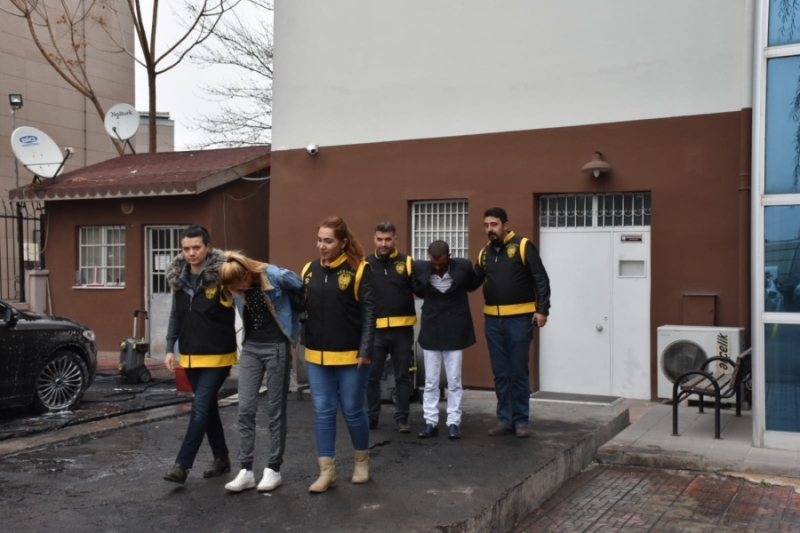 İki Ay Takip Edilen Hırsızlar Yakayı Ele Verdi