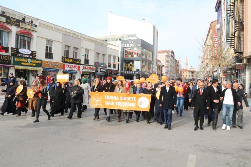 Ak Partili Kadınlar Kadına Yönelik Şiddete Karşı Yürüdü