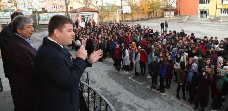 Başkan Dinçer, 21 Yıl Önce Mezun Olduğu Aksaray Lisesinden Gençlere Seslendi 