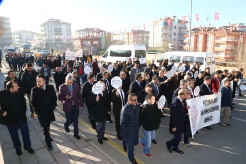 Vali Ali Mantı; Önemli olan hep birlikte huzurlu, merhametli, hoşgörülü bir şekilde yaşayabilmek
