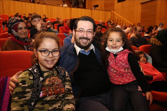 TRT Çocuk Kare Takımı  Çocukları Eğlendirdi